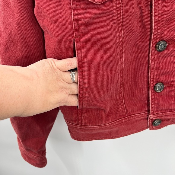 Vintage 80s Lizwear croped trucker denim jacket burgundy red corduroy accent M - Picture 11 of 16